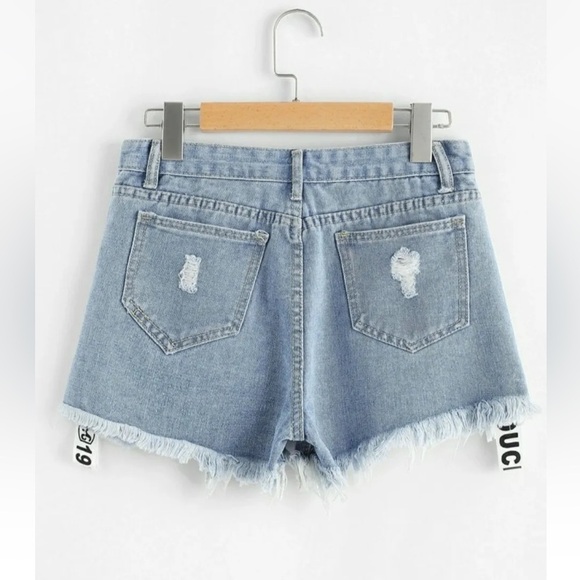 SHEIN Women’s jean shorts medium distressed light wash denim high waist graphic - Picture 2 of 4